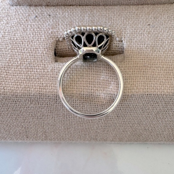 Tiffany & Co. Daisy Onyx Ring - Picture 3 of 4
